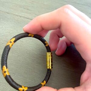 LOUIS VUITTON BRACELET